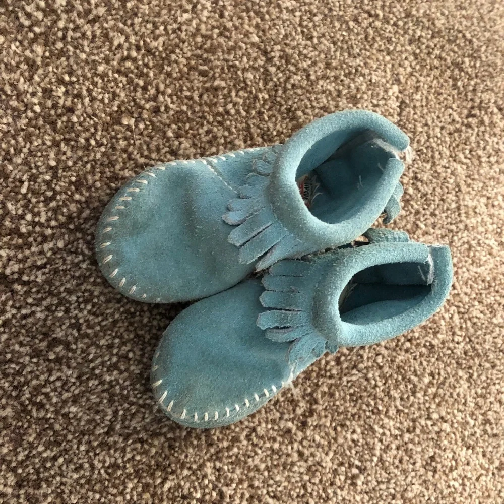 Minnetonka baby infant size 3 blue suede leather fringe booties shoes moccasins